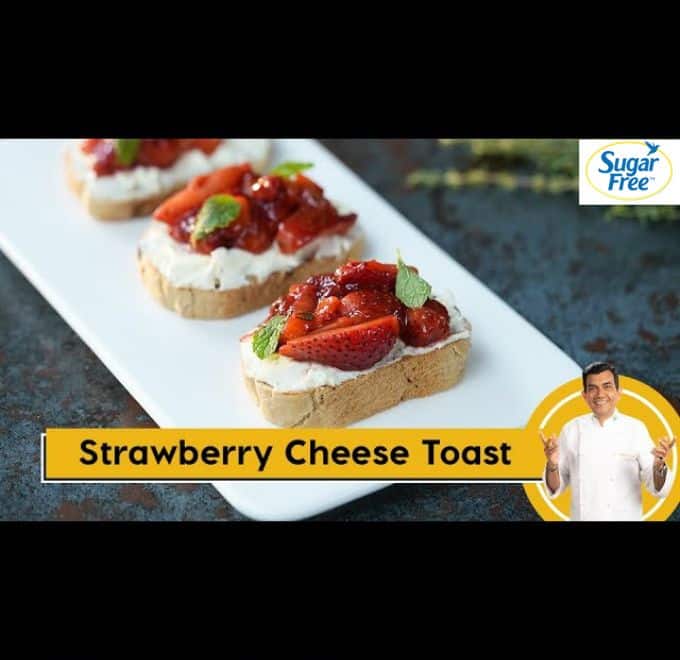 Strawberry Whipped Cheese Toast 